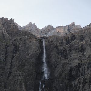 Превью обои водопад, горы, скалы, обрыв, пейзаж
