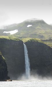 Превью обои водопад, холм, скалы, вода, поток