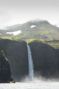 Превью обои водопад, холм, скалы, вода, поток
