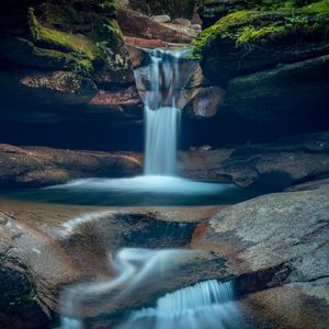 Превью обои водопад, камень, мох, пейзаж