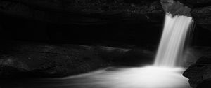 Превью обои водопад, камни, длинная выдержка, чб