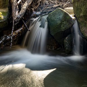 Превью обои водопад, камни, длинная выдержка, природа, пейзаж