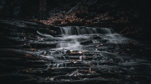Превью обои водопад, камни, листья, природа, темный