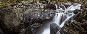 Превью обои водопад, камни, листья, осень