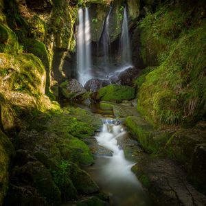 Превью обои водопад, камни, мох, вода, ручей