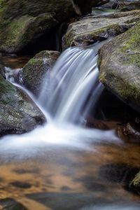 Превью обои водопад, камни, мох, течение, вода