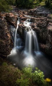 Превью обои водопад, камни, обрыв, течение, трава