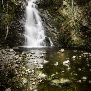 Превью обои водопад, камни, поток, обрыв