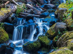 Превью обои водопад, камни, поток, мох, бревно