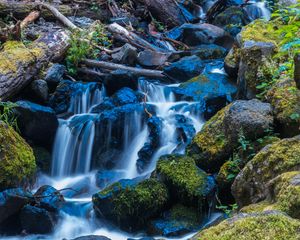 Превью обои водопад, камни, поток, мох, бревно