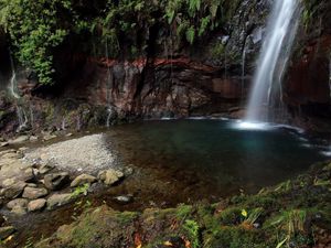 Превью обои водопад, камни, растительность, ущелье