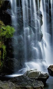 Превью обои водопад, камни, растительность, мох, струи, стена