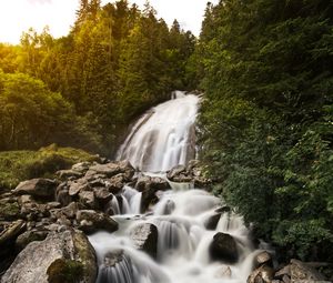 Превью обои водопад, камни, скалы, поток, вода, деревья