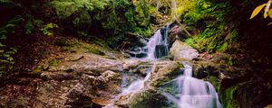 Превью обои водопад, камни, трава, лес, природа
