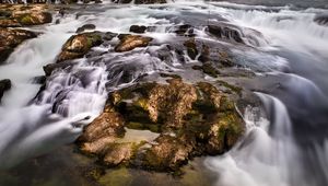 Превью обои водопад, камни, вода, мох, поток