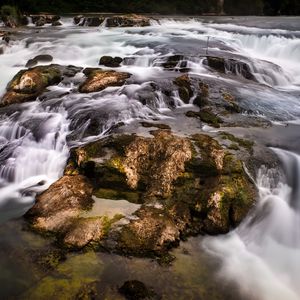 Превью обои водопад, камни, вода, мох, поток