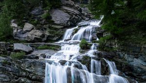 Превью обои водопад, камни, вода, скалы, кусты