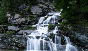 Превью обои водопад, камни, вода, скалы, кусты