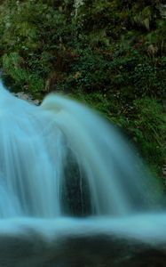 Превью обои водопад, камни, зелень, тень