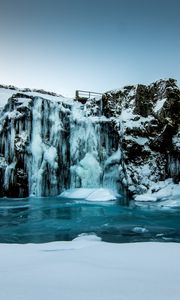 Превью обои водопад, лед, снег, зима, обрыв, сумерки