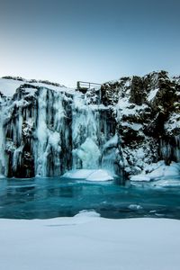 Превью обои водопад, лед, снег, зима, обрыв, сумерки