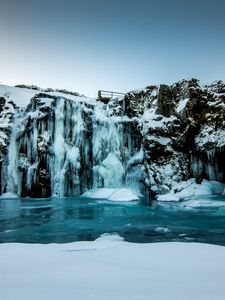Превью обои водопад, лед, снег, зима, обрыв, сумерки