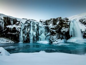 Превью обои водопад, лед, снег, зима, обрыв, сумерки