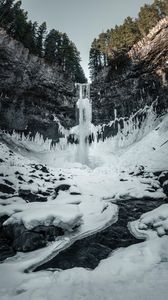 Превью обои водопад, лед, снег, обрыв, деревья