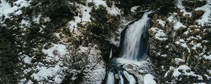 Превью обои водопад, лед, вид сверху, снег, зима, лес, деревья, ветки