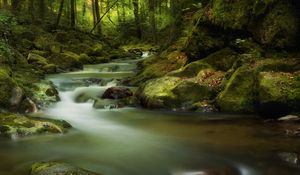 Превью обои водопад, мох, камни, скалы, мрачно