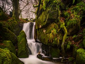Превью обои водопад, мох, камни, пейзаж, деревья