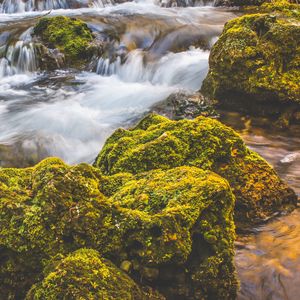 Превью обои водопад, мох, камни, течение