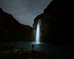Превью обои водопад, ночь, человек, река