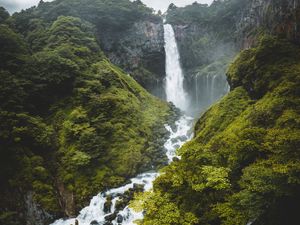 Превью обои водопад, обрыв, деревья, камни, природа, пейзаж