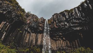 Превью обои водопад, обрыв, каменный, вода, пейзаж