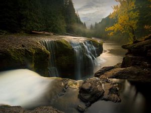 Превью обои водопад, обрыв, камни, деревья