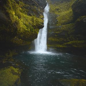 Превью обои водопад, обрыв, мох, вода, камни