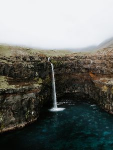 Превью обои водопад, обрыв, ручей, вода, пейзаж