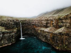 Превью обои водопад, обрыв, ручей, вода, пейзаж