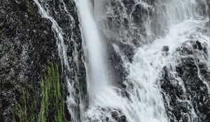 Превью обои водопад, обрыв, скала, вода, ручей