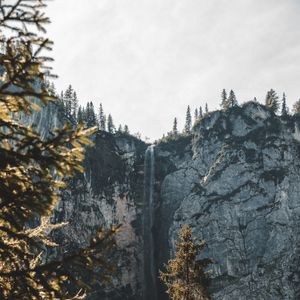 Превью обои водопад, обрыв, скала, деревья, пейзаж