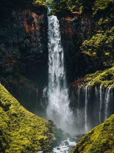 Превью обои водопад, обрыв, скалы, камни, мох