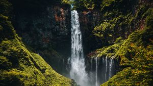 Превью обои водопад, обрыв, скалы, камни, мох