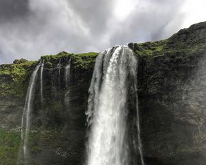 Превью обои водопад, обрыв, трава, природа