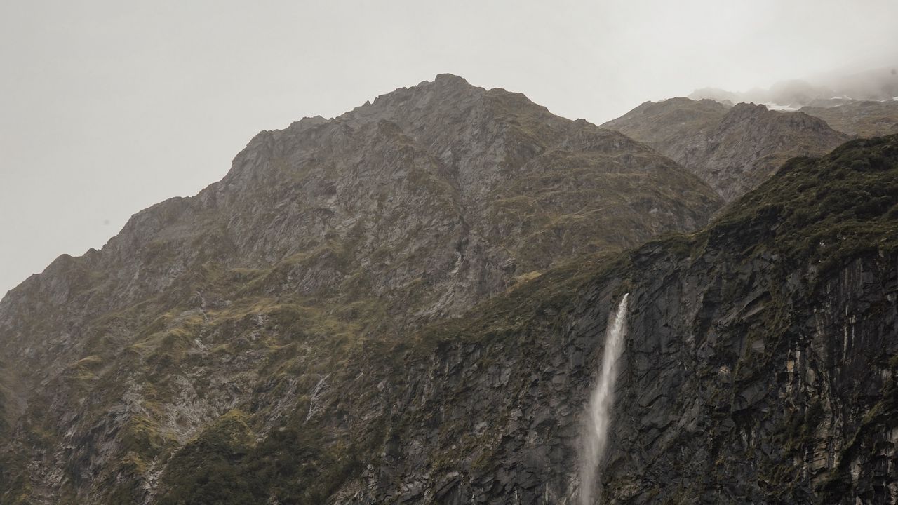 Обои водопад, обрыв, туман, новая зеландия