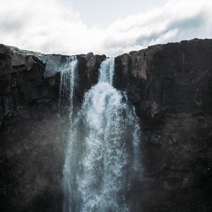 Превью обои водопад, обрыв, вода, камни, пейзаж