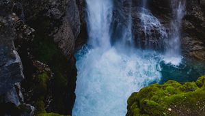 Превью обои водопад, обрыв, вода, скалы, мох