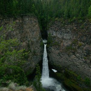 Превью обои водопад, обрыв, вода, деревья, природа
