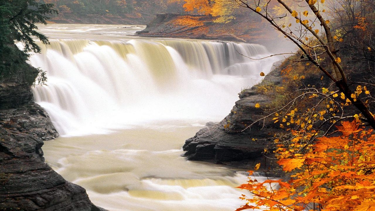 Обои водопад, осень, листья, течение