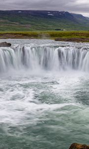 Превью обои водопад, пейзаж, природа, брызги, равнина